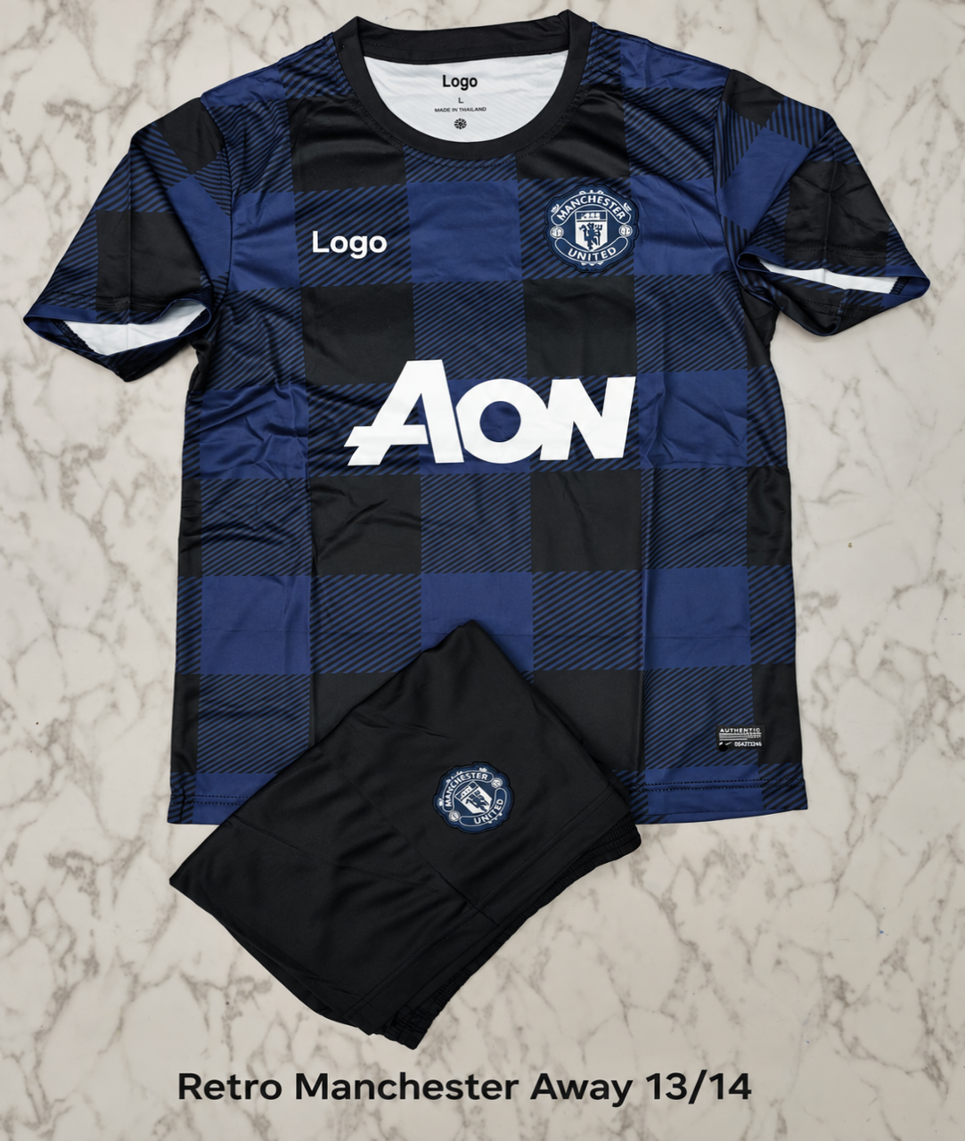 Manchester United Away 2013/14 Retro Football Jersey Set (Jersey + Shorts)