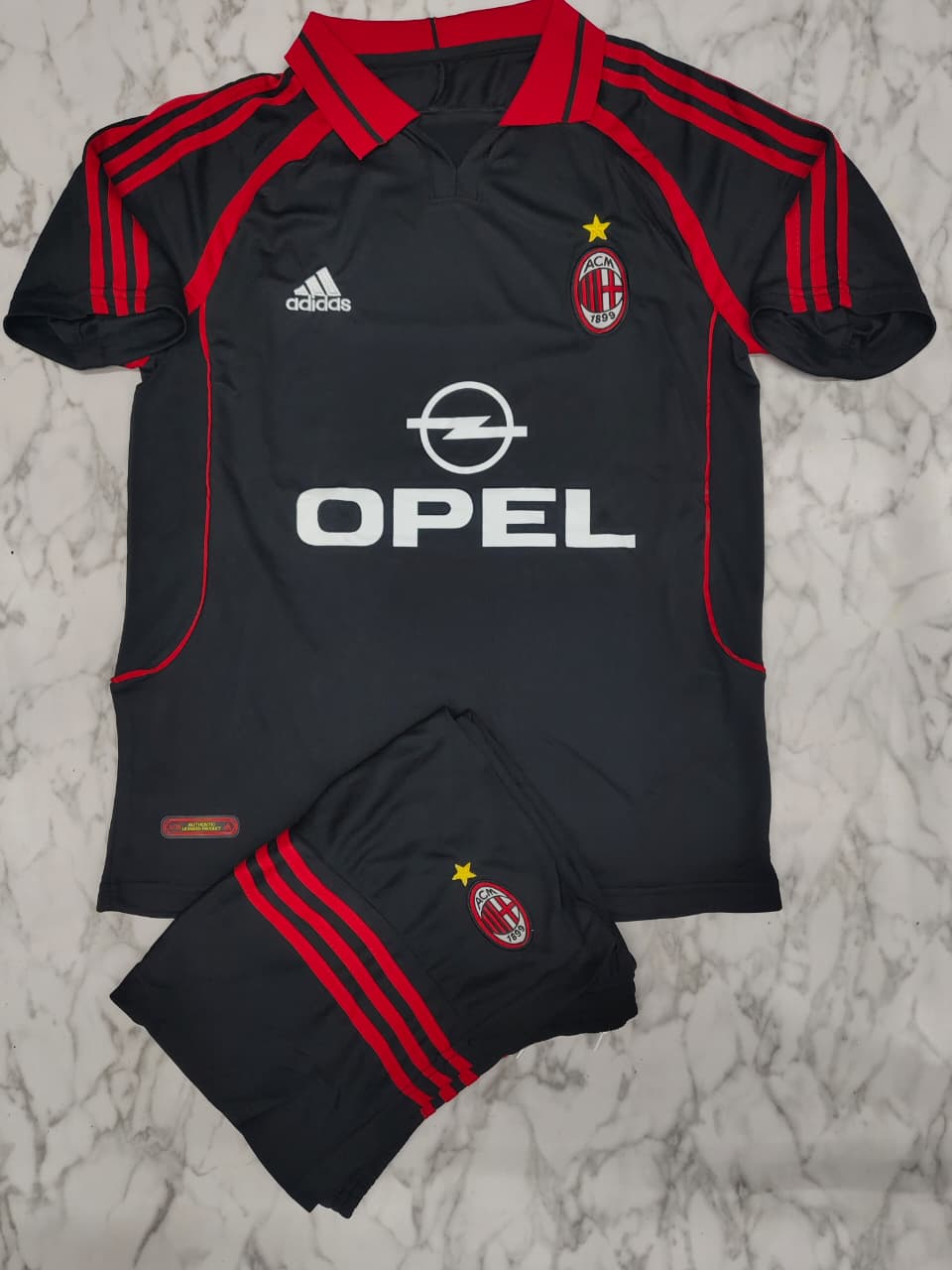 AC Milan Away 1993/95 Retro Football Jersey Set (Jersey + Shorts)