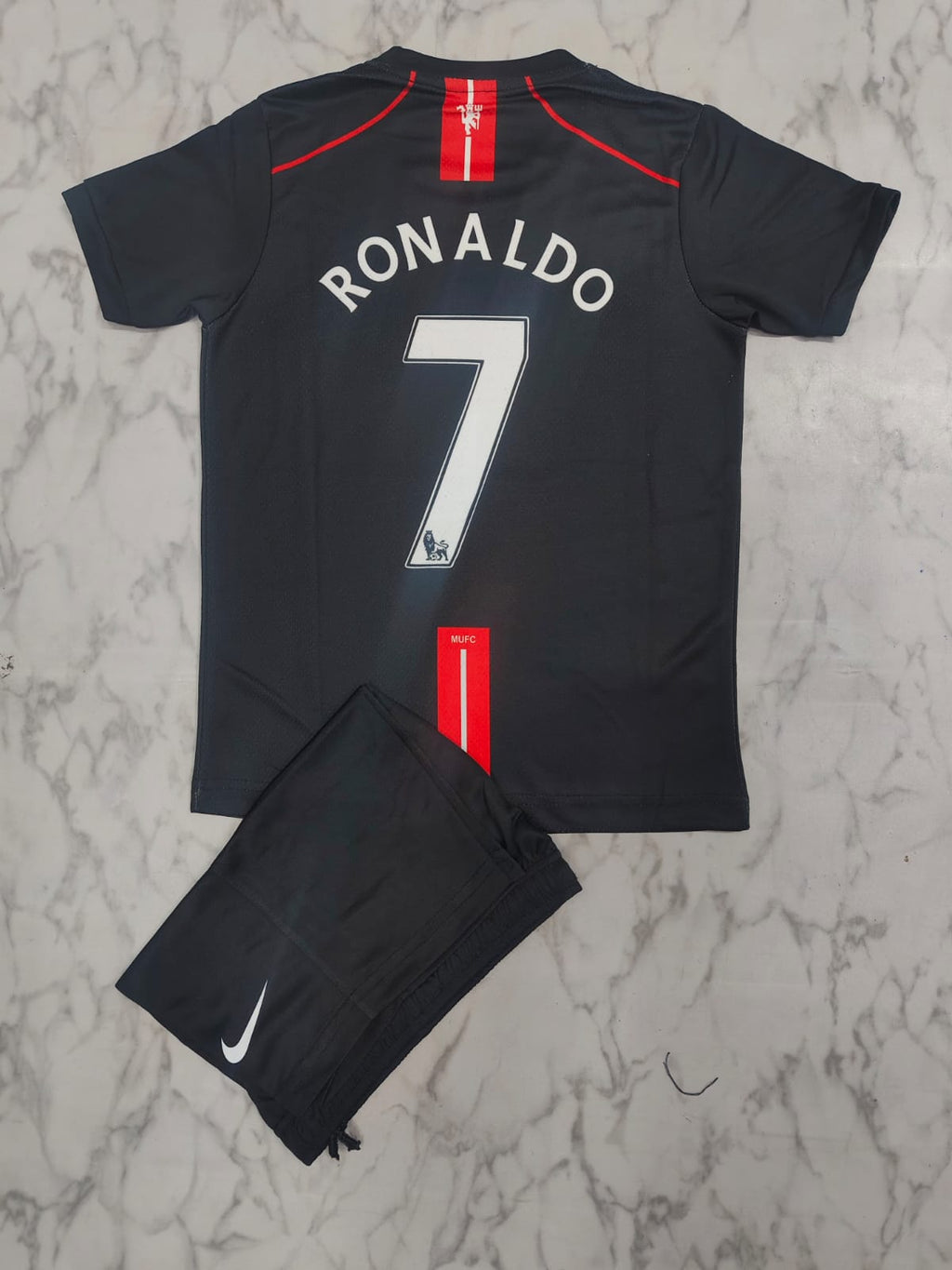 Manchester United Away Retro 08/09 Kids India Football Jersey Set (Jersey + Shorts)
