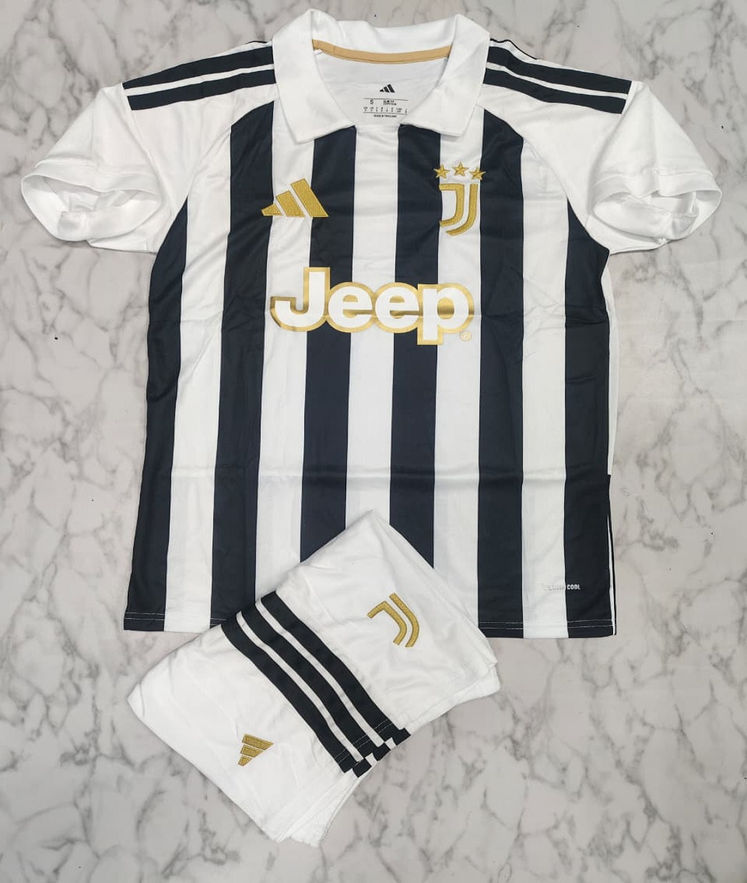Juventus Home 26/27 Football Jersey Set (Jersey + Shorts)
